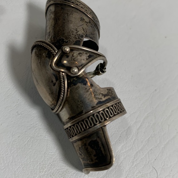 Ring - Picture 3 of 5